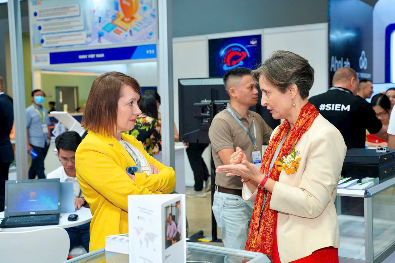 DISCOVER THE POLISH PAVILION BOOTH NUMBER L1-4 AT VIETNAM ICTCOMM 2025 – YOUR GATEWAY TO GLOBAL BUSINESS OPPORTUNITIES!